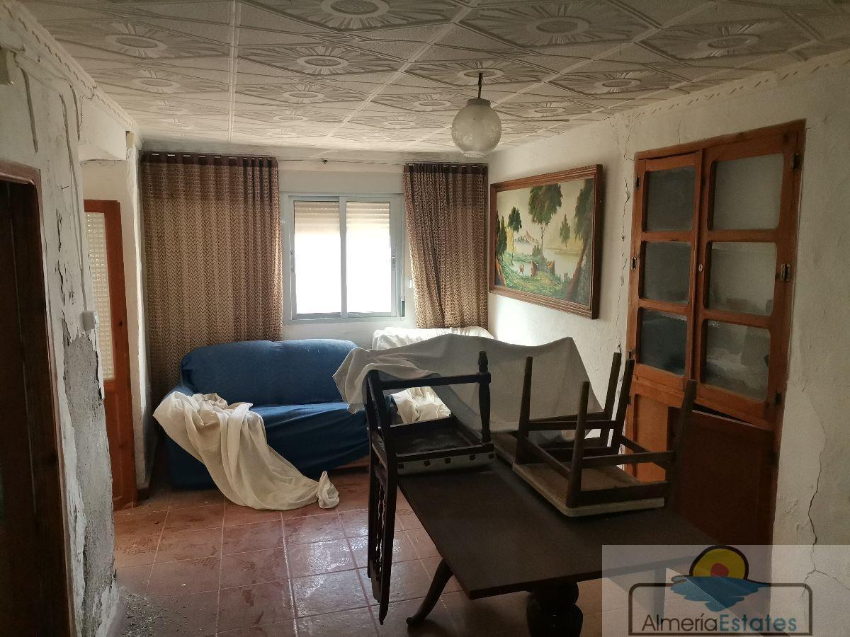 Venta de casa en Somontín
