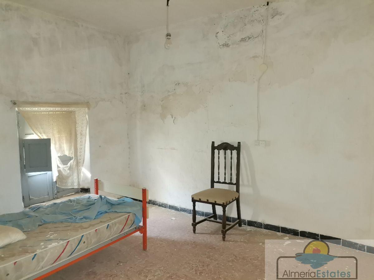 Venta de casa en Somontín