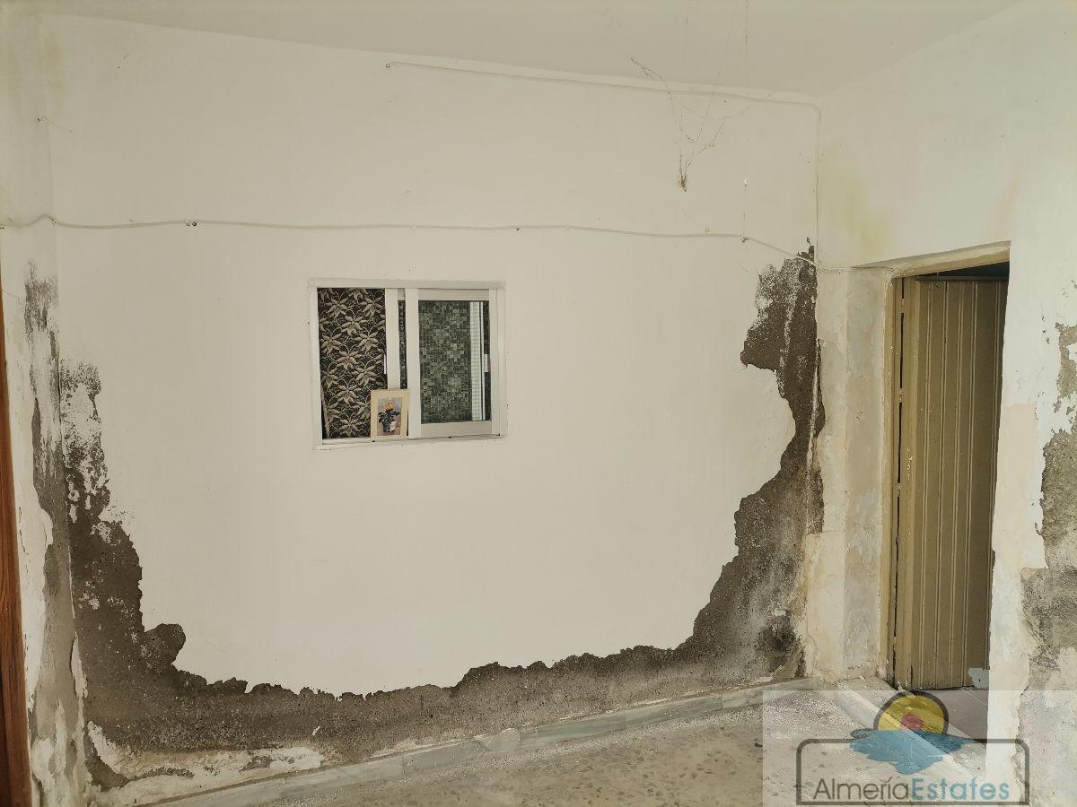 Venta de casa en Somontín