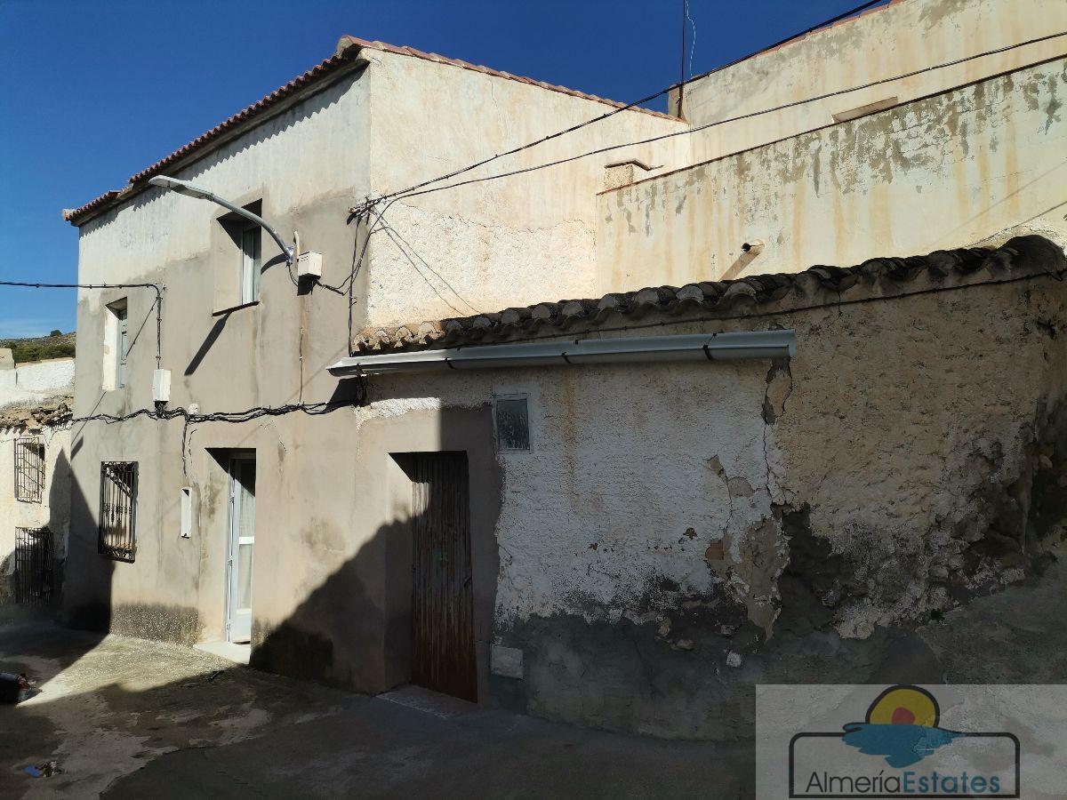 Venta de casa en Somontín
