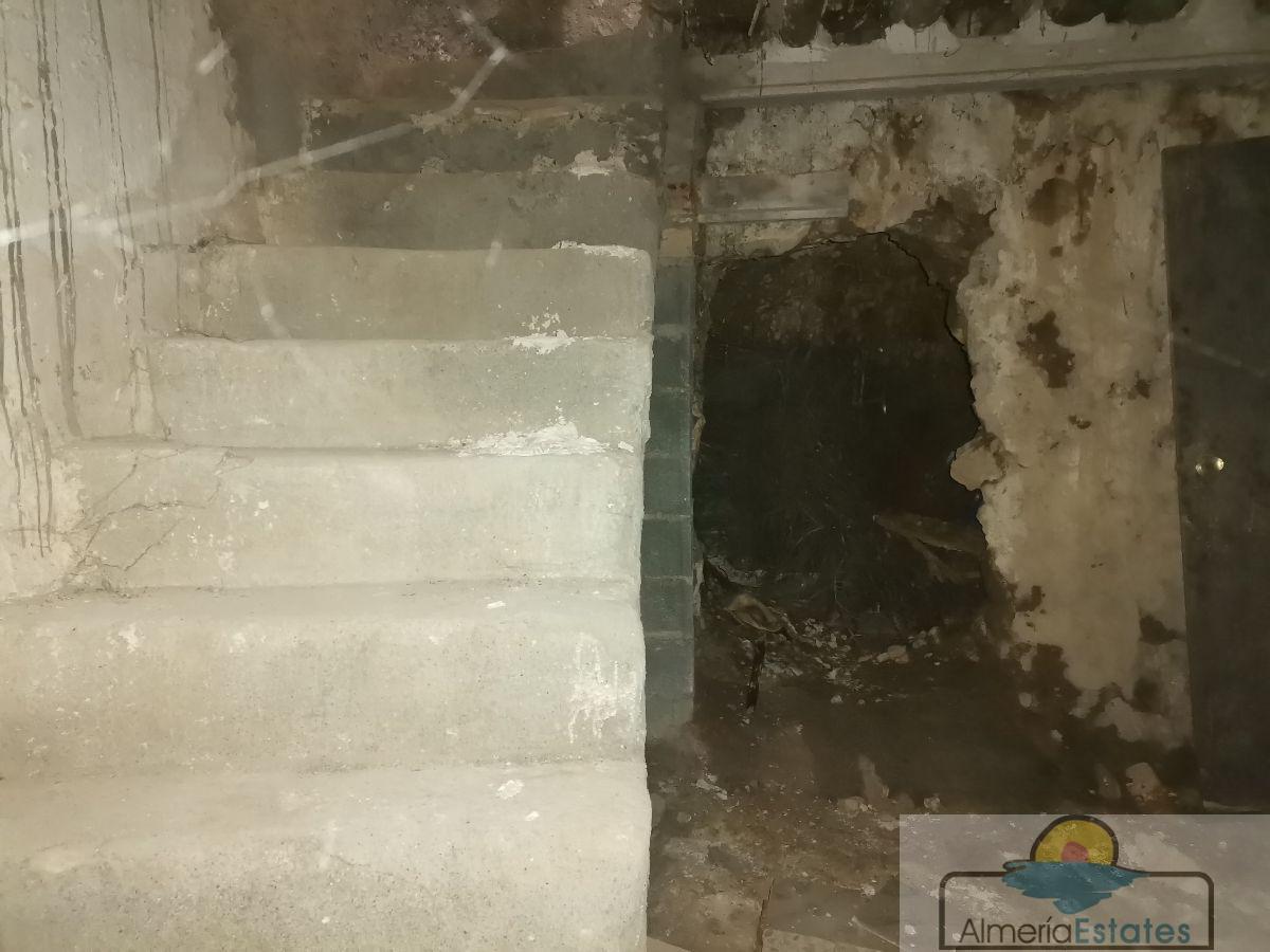 Venta de casa en Somontín