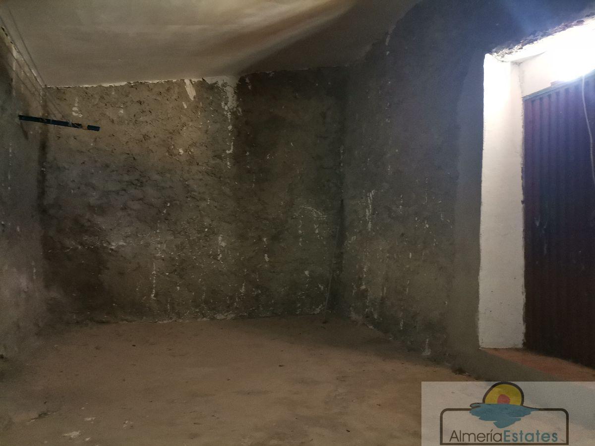 Venta de casa en Somontín