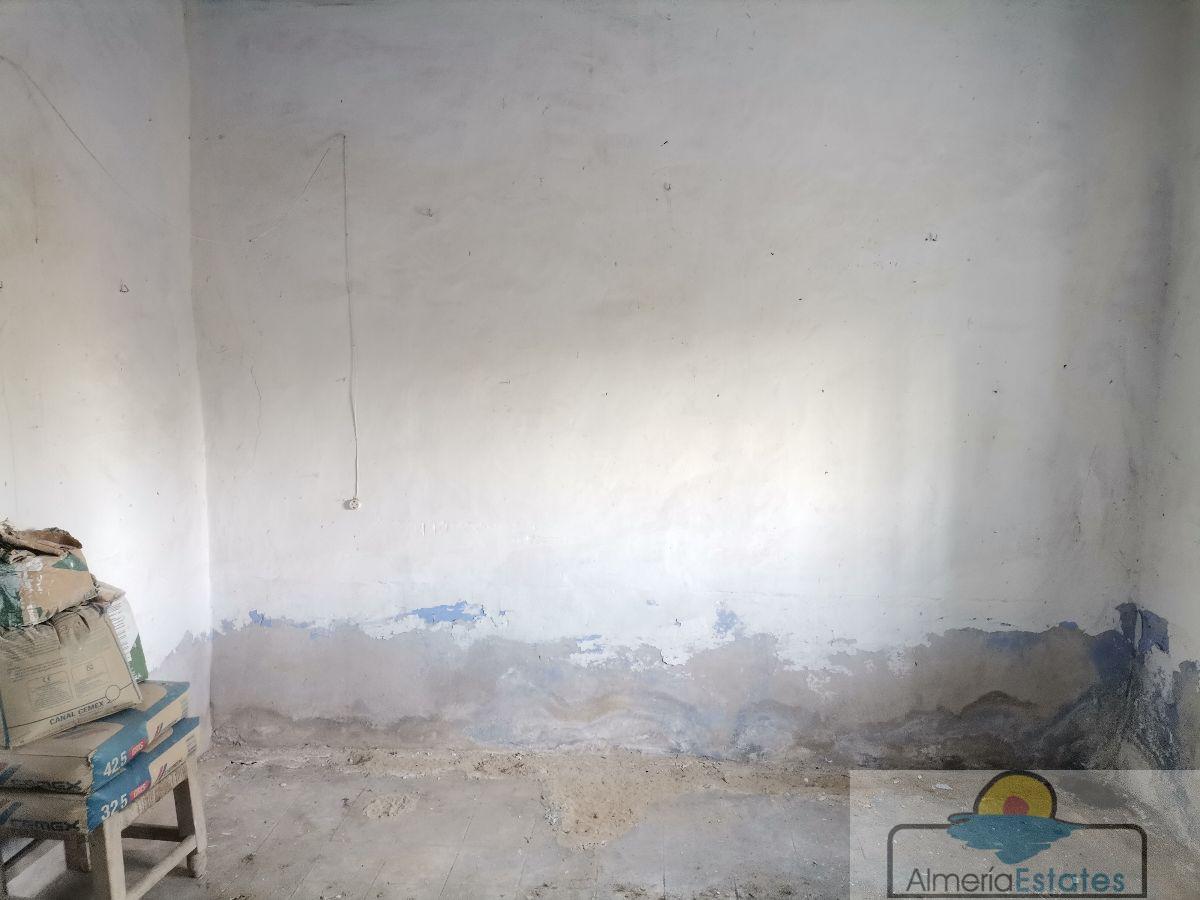 Venta de casa en Zurgena