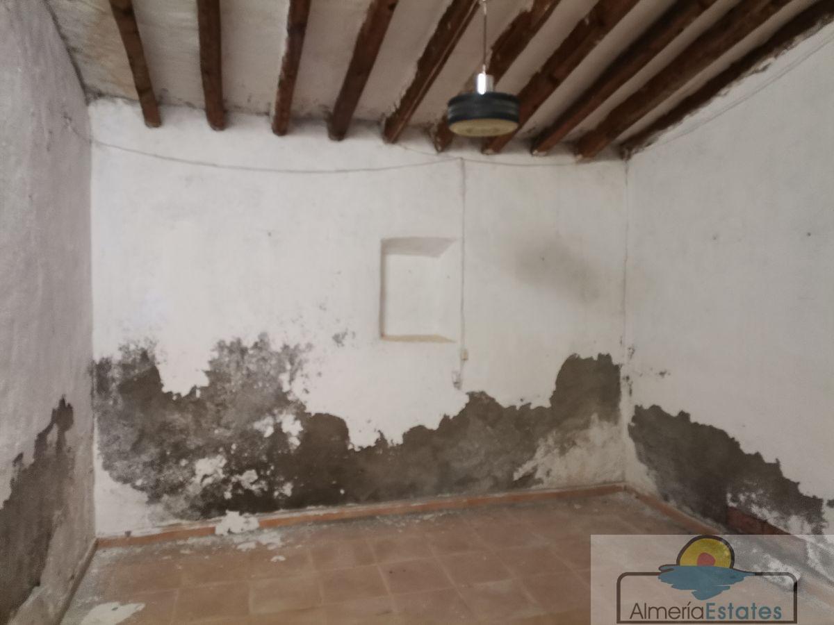 Venta de casa en Zurgena
