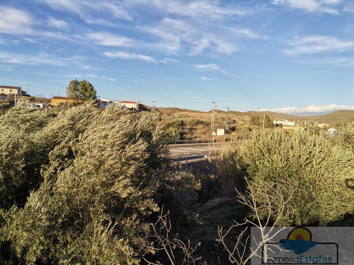 Venta de casa en Zurgena