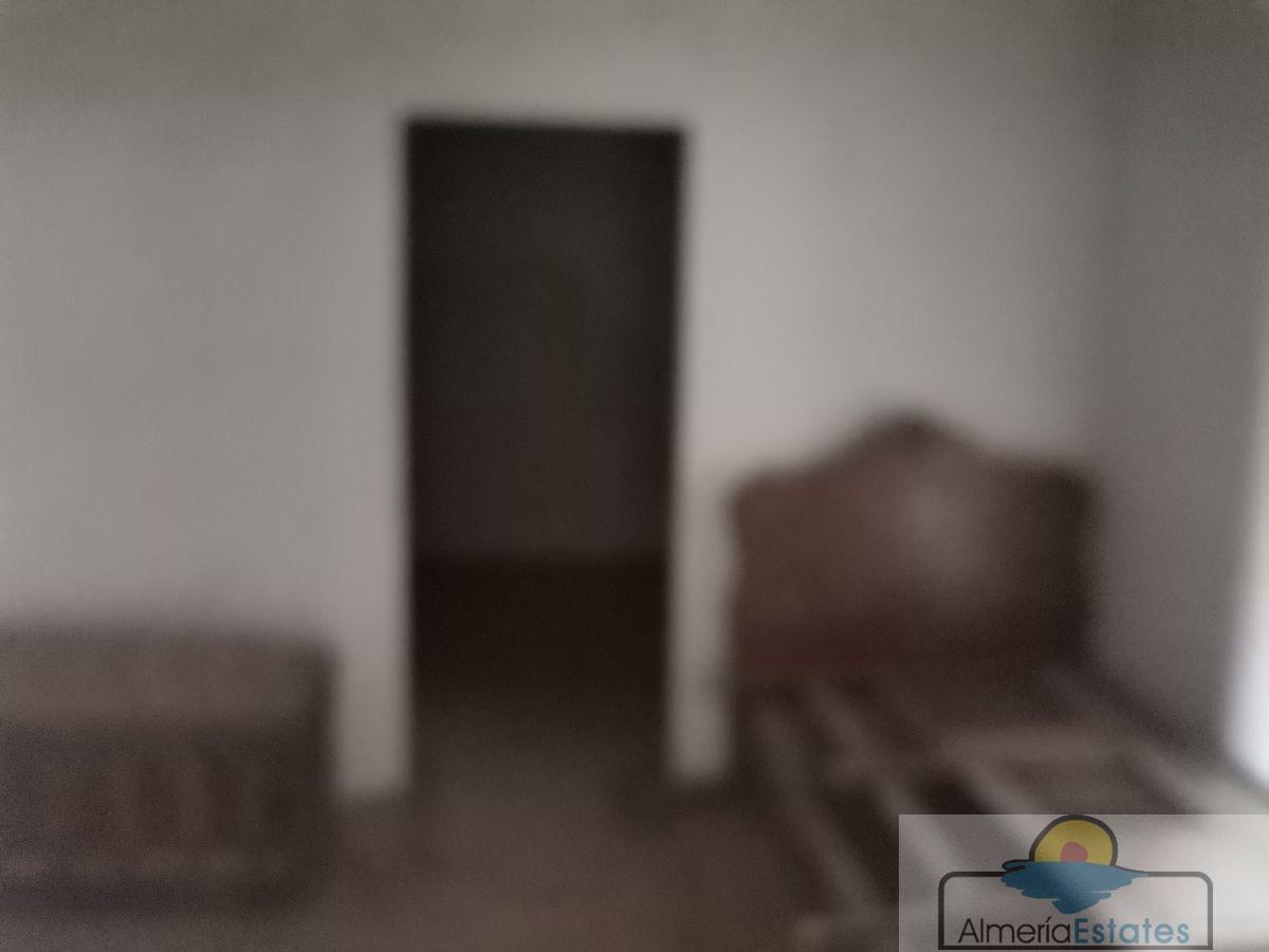 Venta de casa en Zurgena