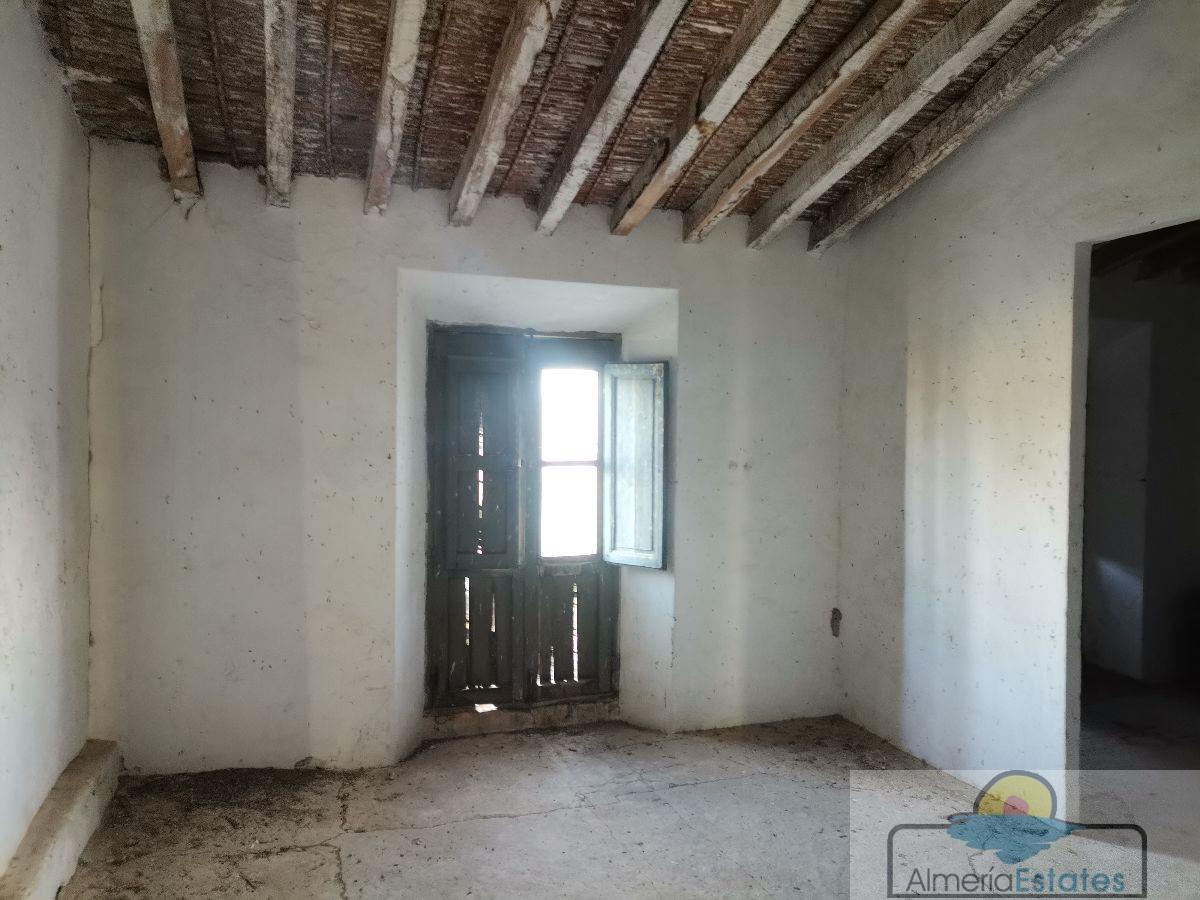 Venta de casa en Zurgena