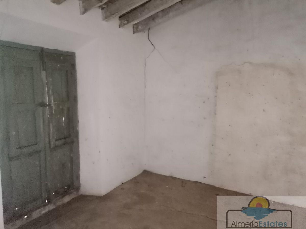 Venta de casa en Zurgena