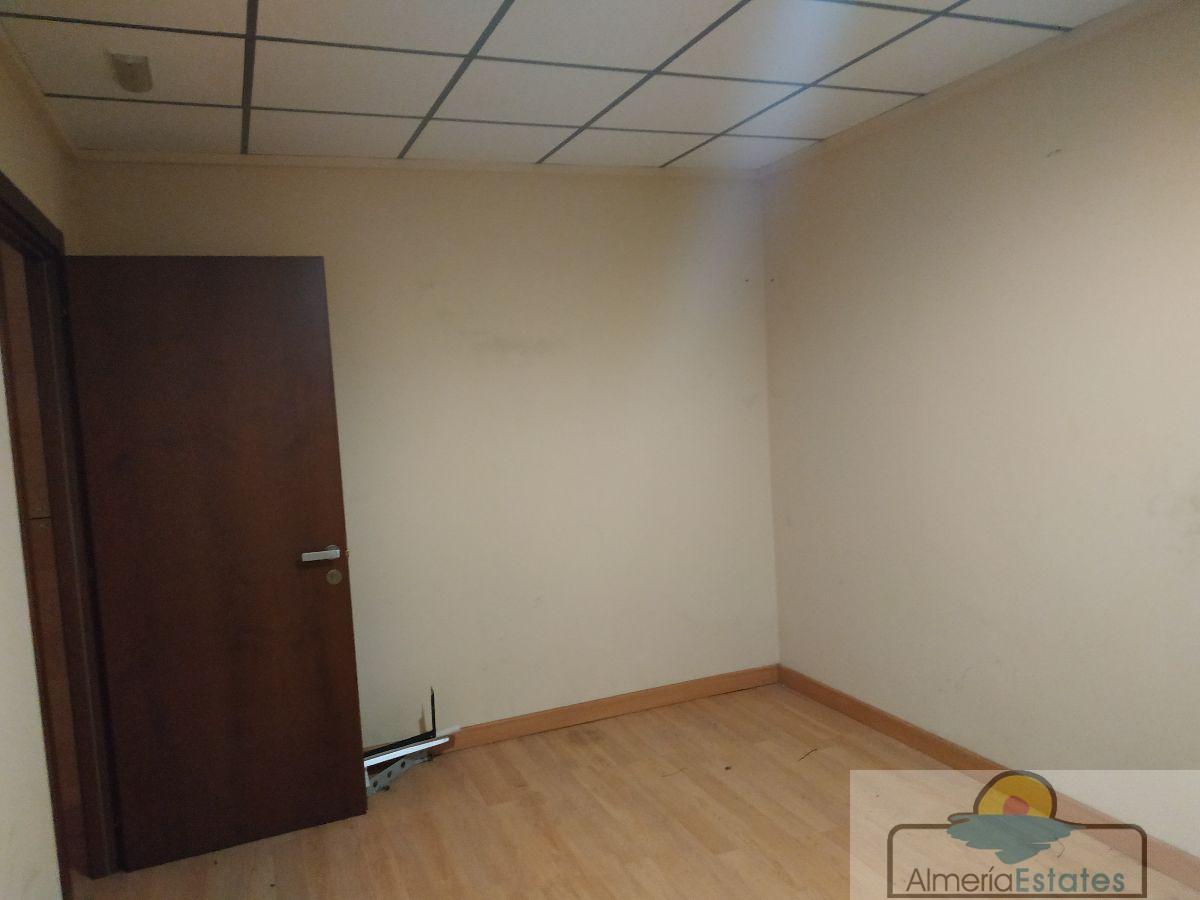 For sale of premises in Olula del Río