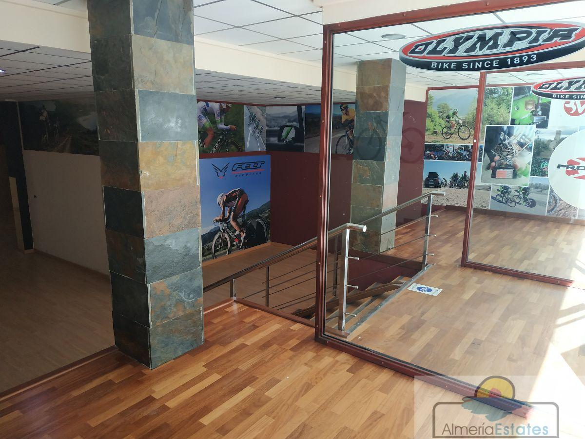 For sale of premises in Olula del Río