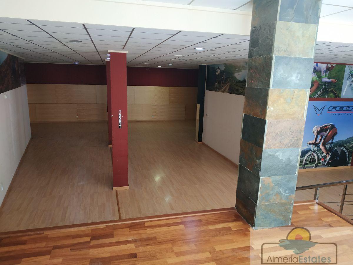 For sale of premises in Olula del Río