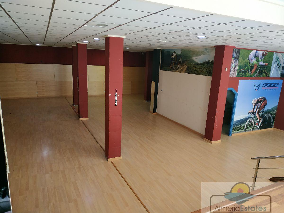 For sale of premises in Olula del Río