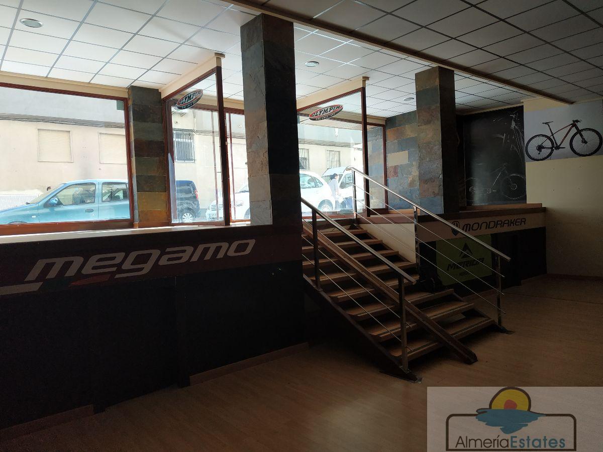 For sale of premises in Olula del Río