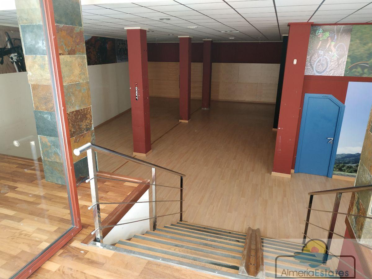 For sale of premises in Olula del Río