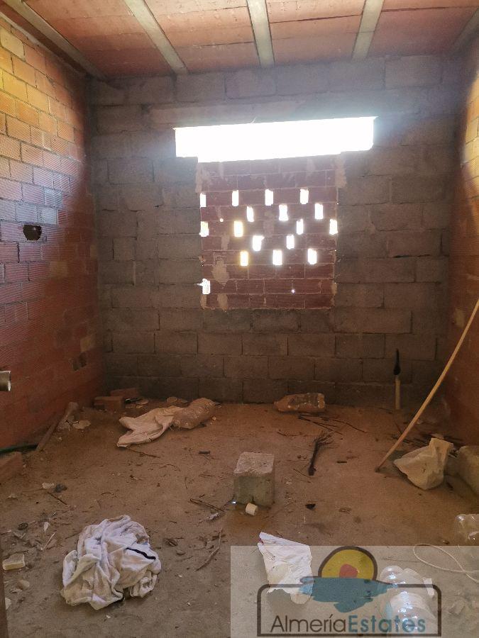 Venta de casa en Zurgena