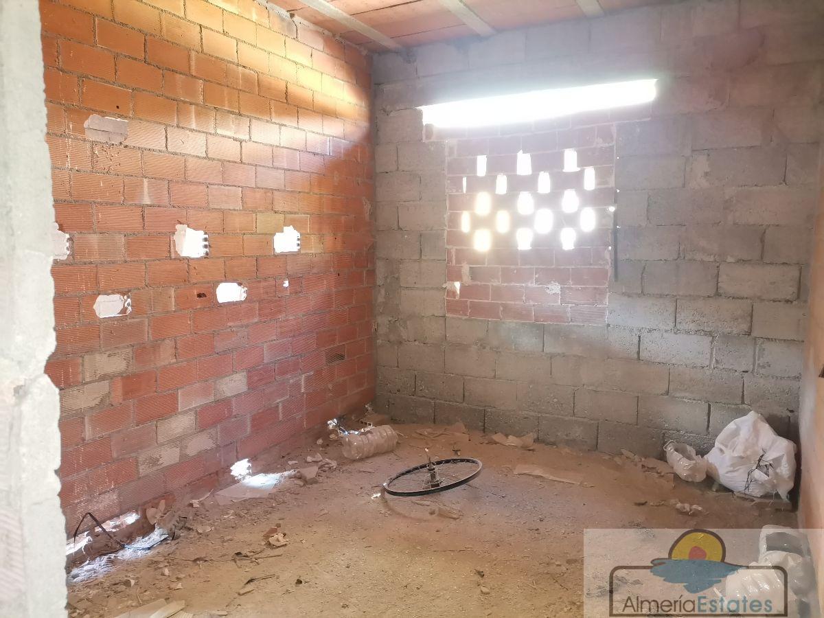 Venta de casa en Zurgena