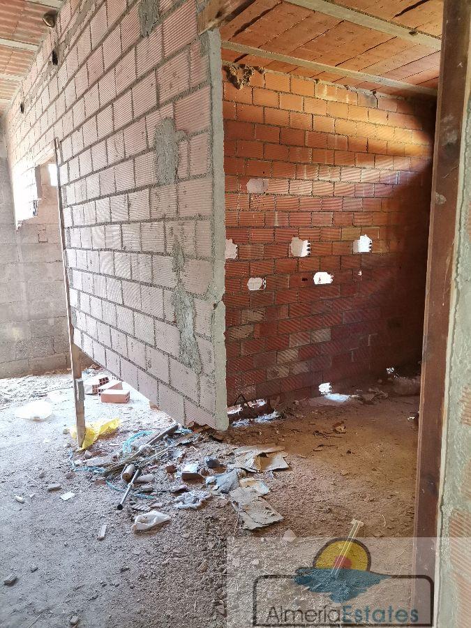 Venta de casa en Zurgena