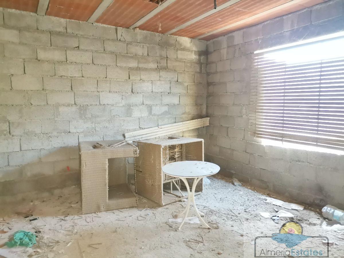 Venta de casa en Zurgena