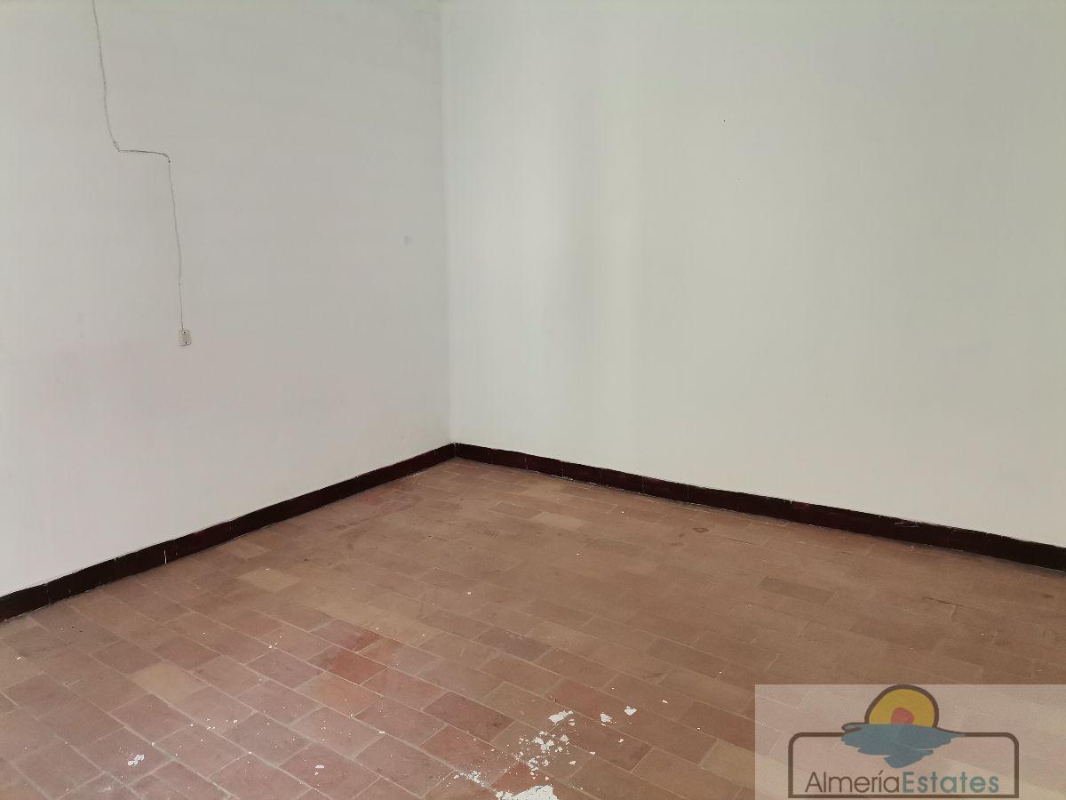 Venta de casa en Macael