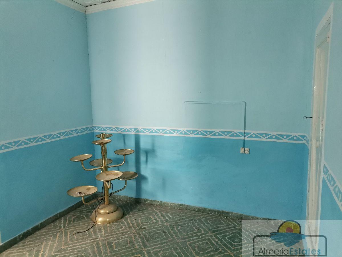 Venta de casa en Macael