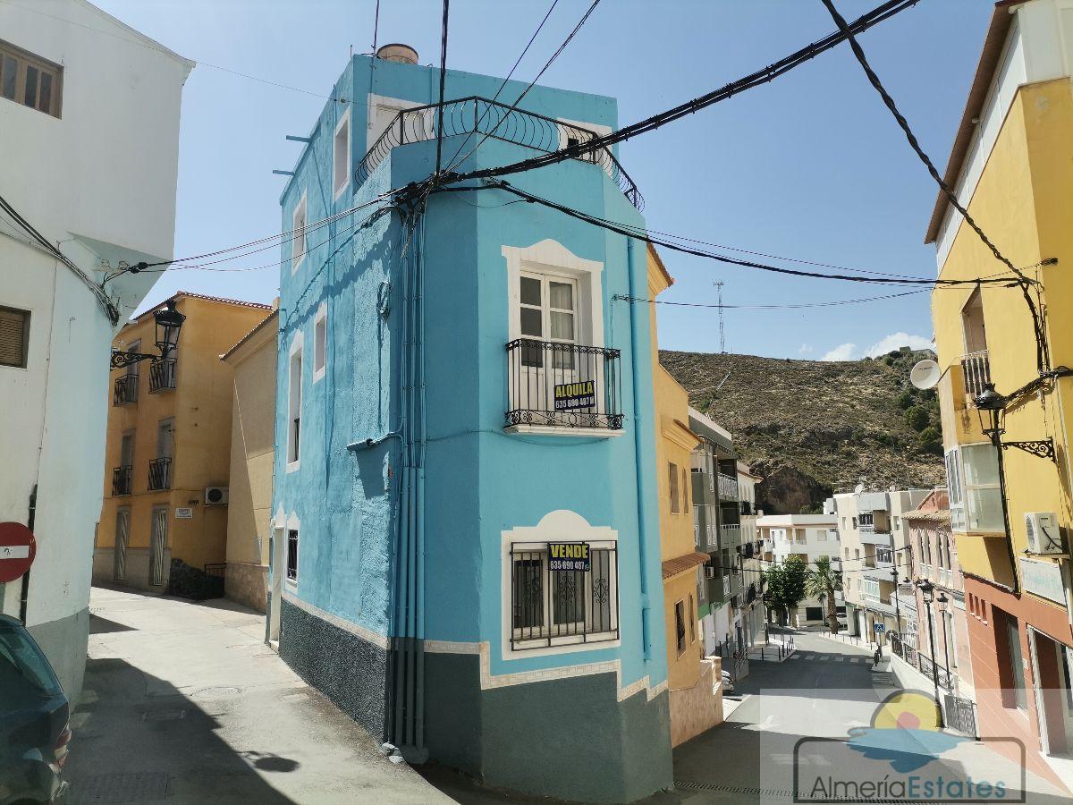 Venta de casa en Macael