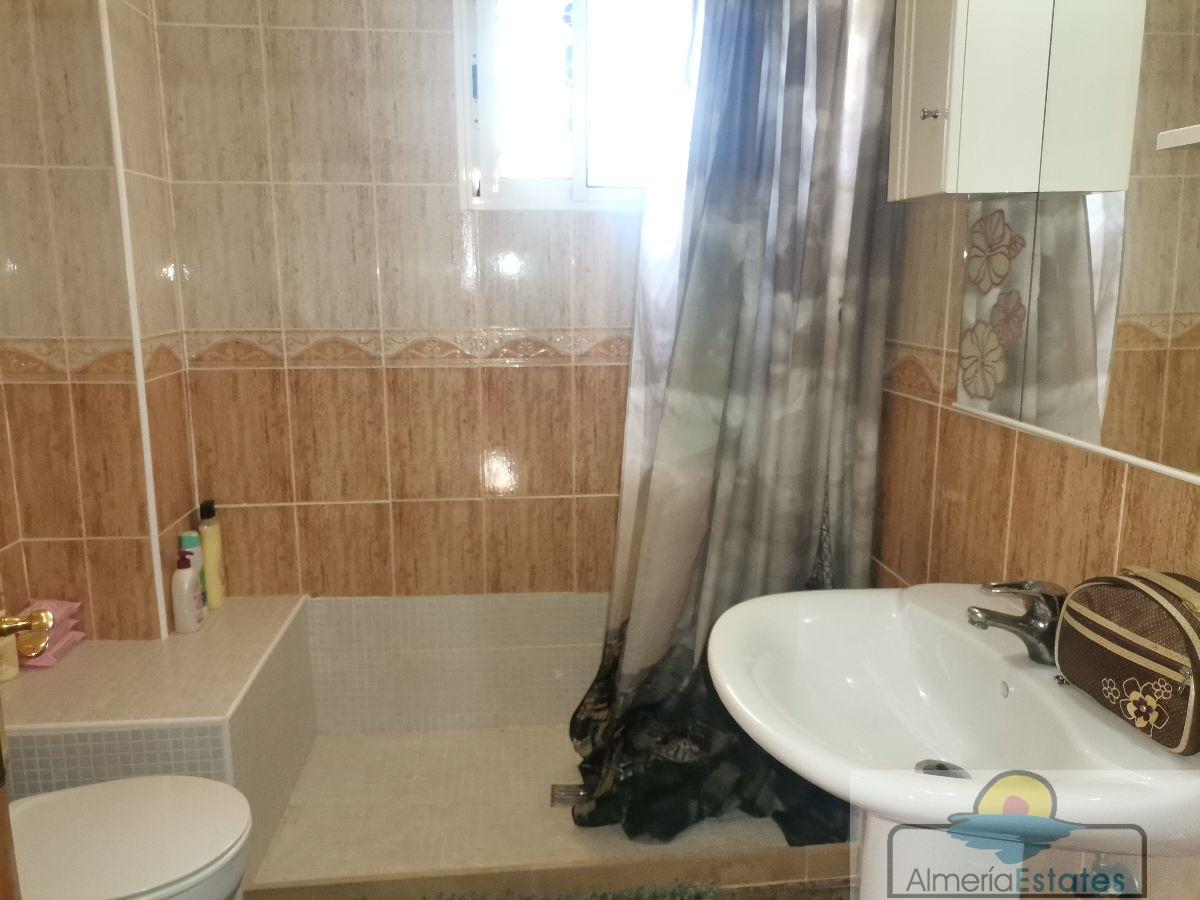 Venta de casa en Zurgena