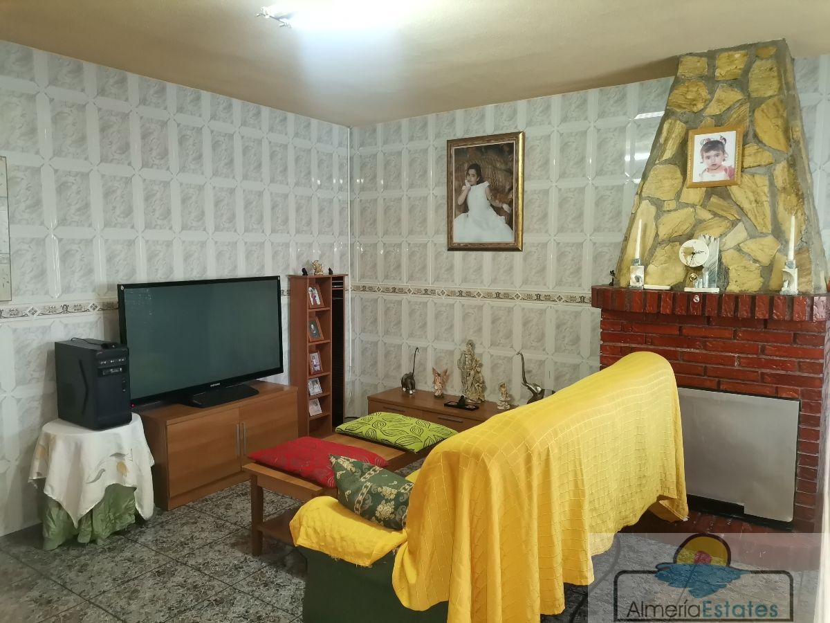 Venta de casa en Zurgena