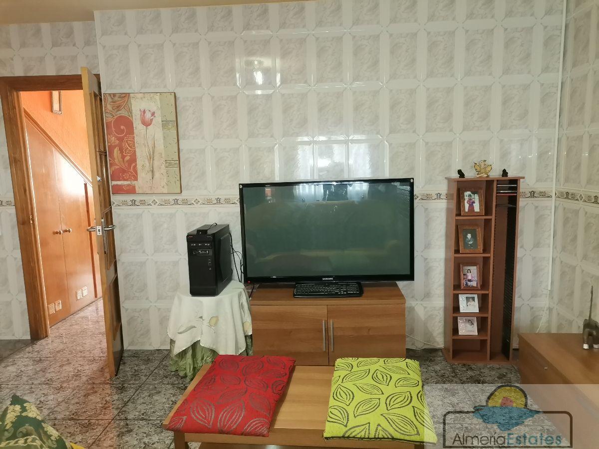 Venta de casa en Zurgena