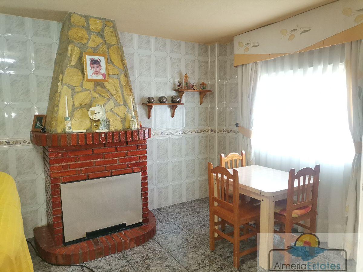 Venta de casa en Zurgena