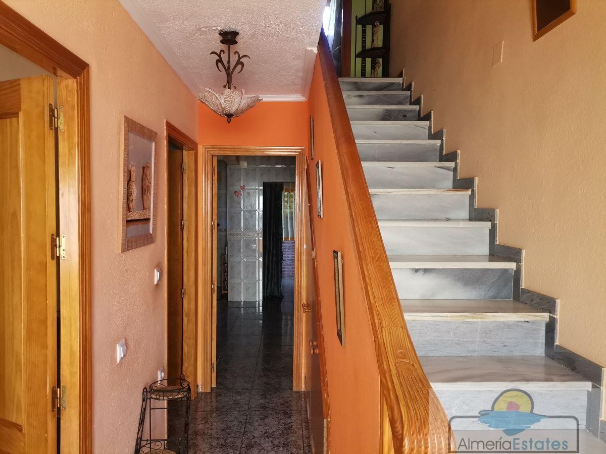 Venta de casa en Zurgena