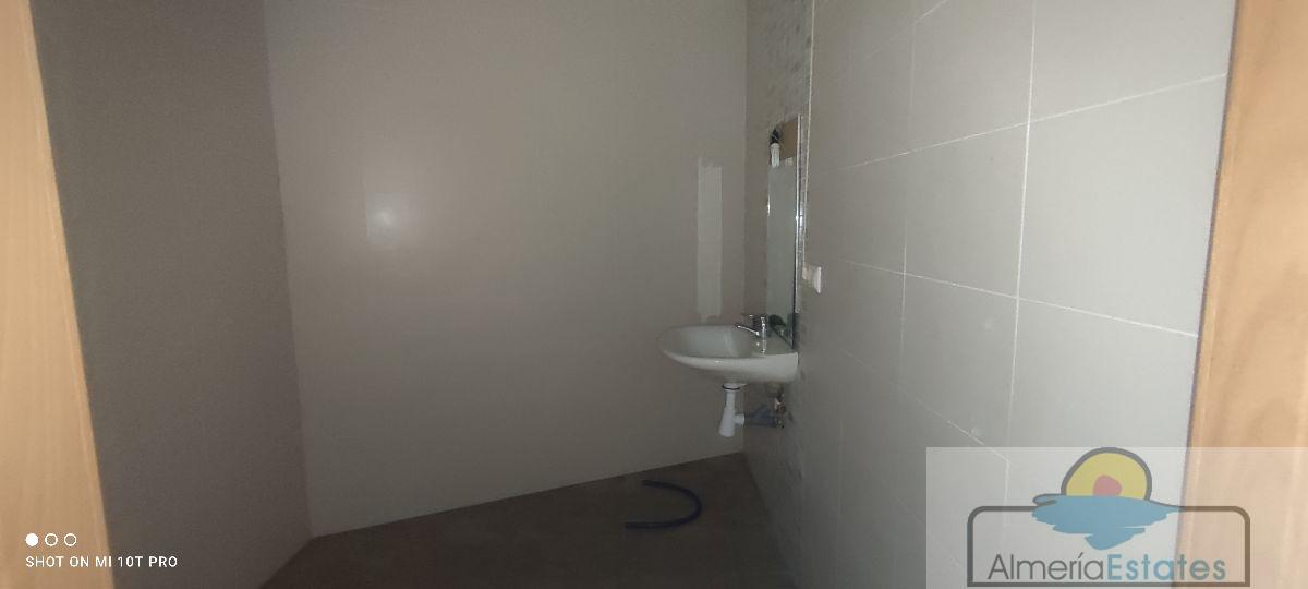 Venta de local en Macael