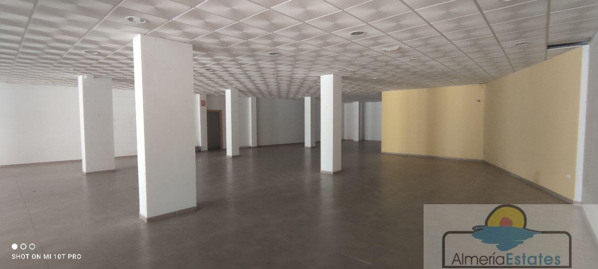 Venta de local en Macael