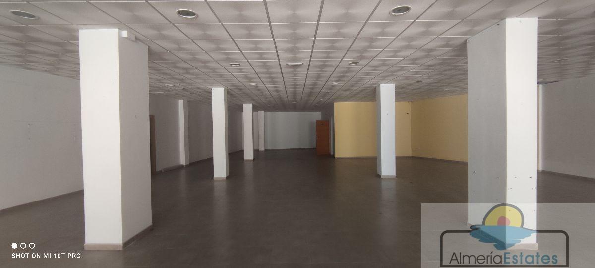 Venta de local en Macael