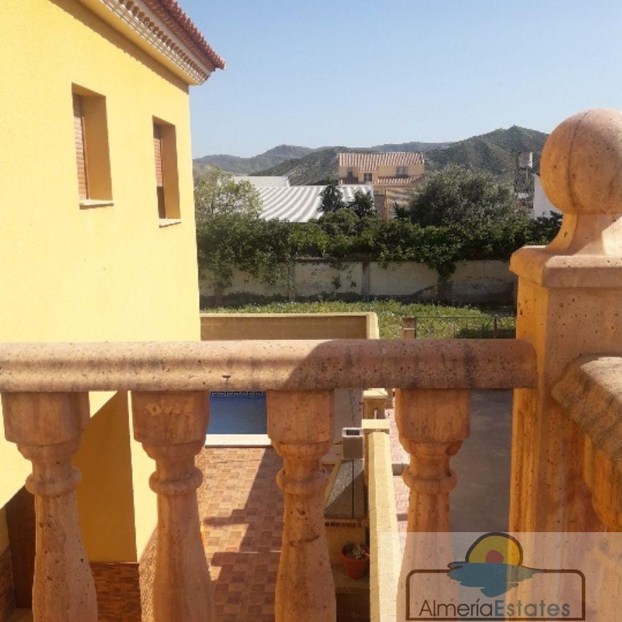 Venta de casa en Zurgena