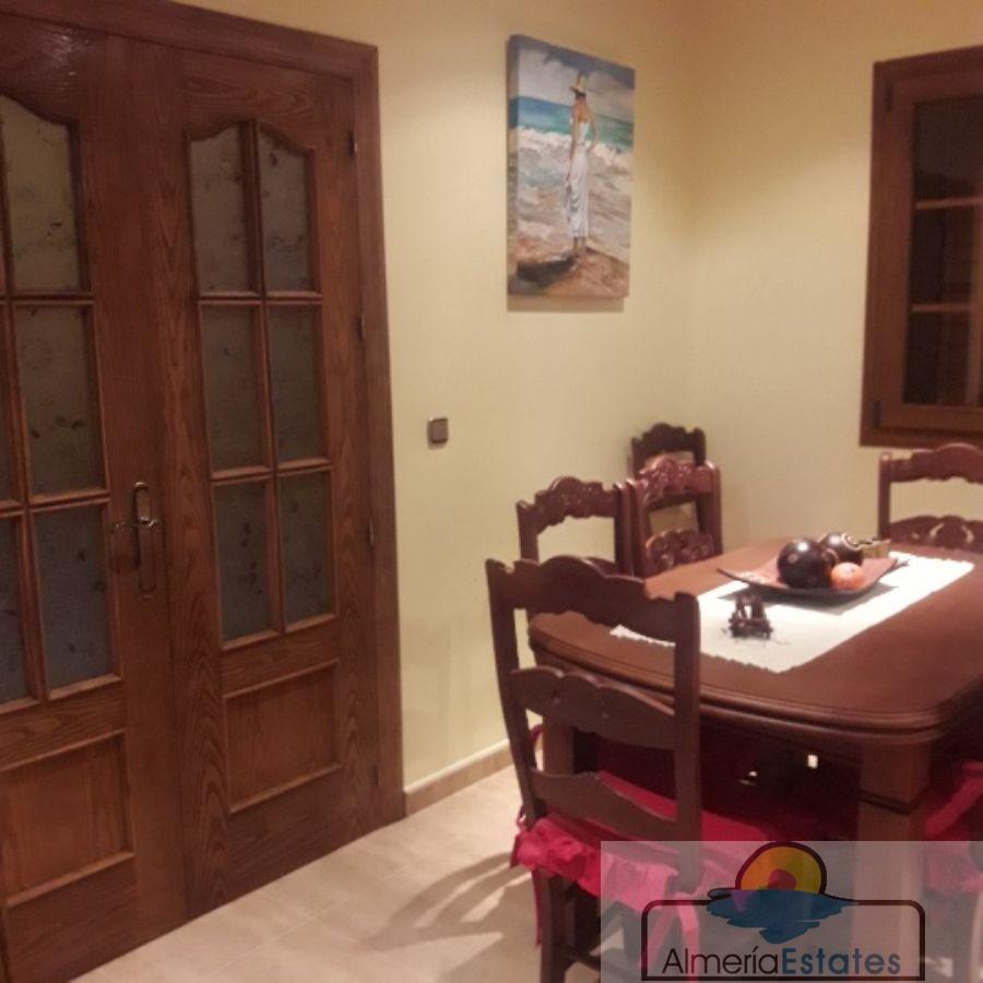 Venta de casa en Zurgena