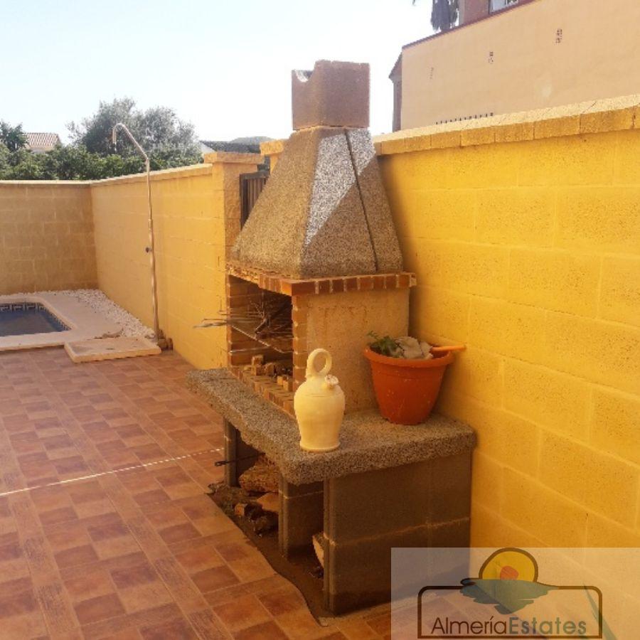 Venta de casa en Zurgena