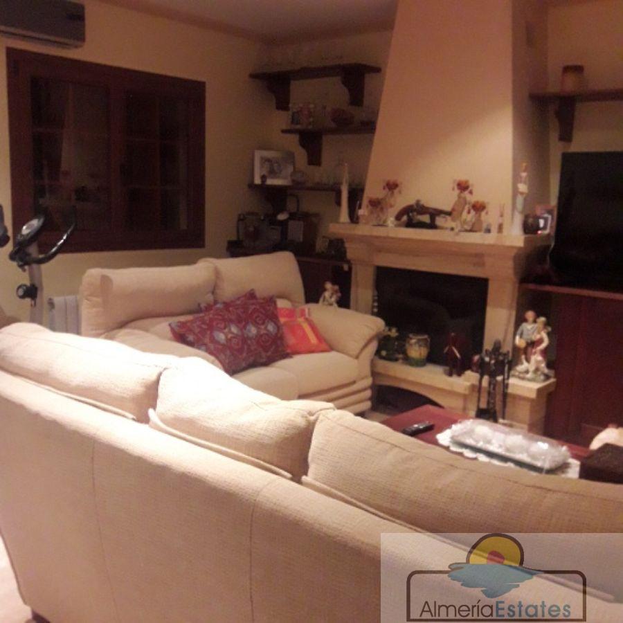 Venta de casa en Zurgena