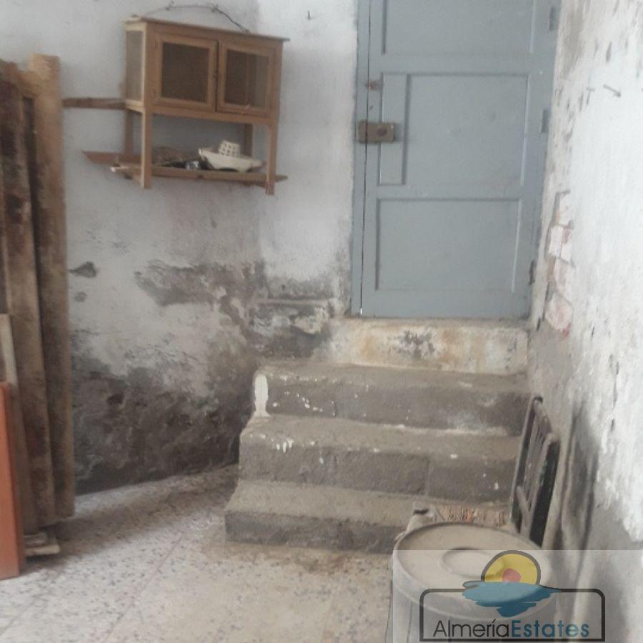 Venta de casa en Zurgena