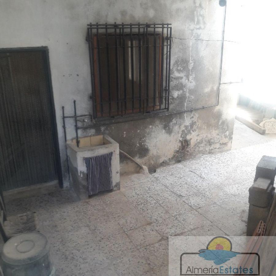 Venta de casa en Zurgena