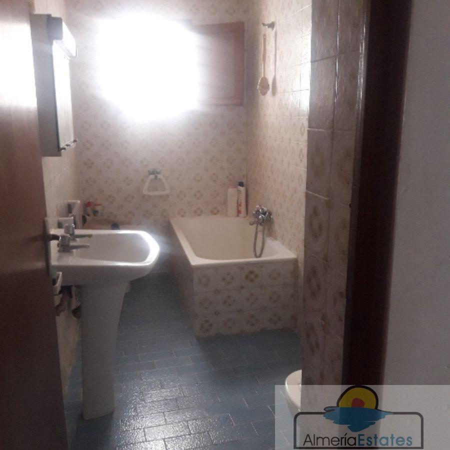 Venta de casa en Zurgena