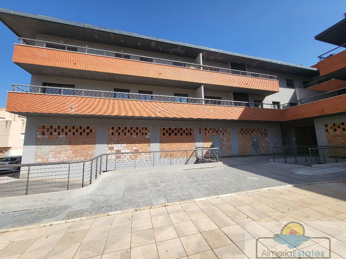 For sale of premises in Olula del Río