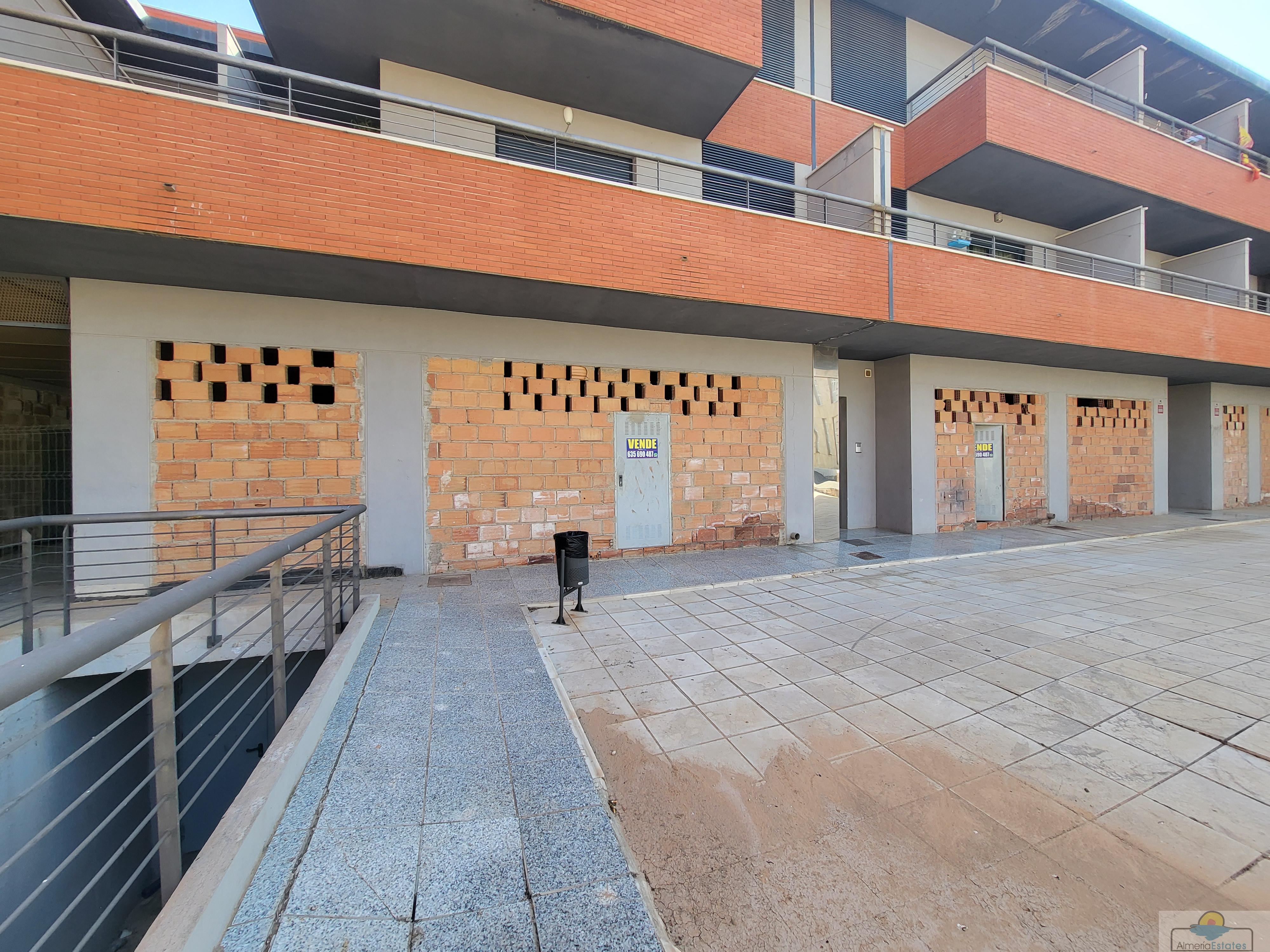 For sale of premises in Olula del Río