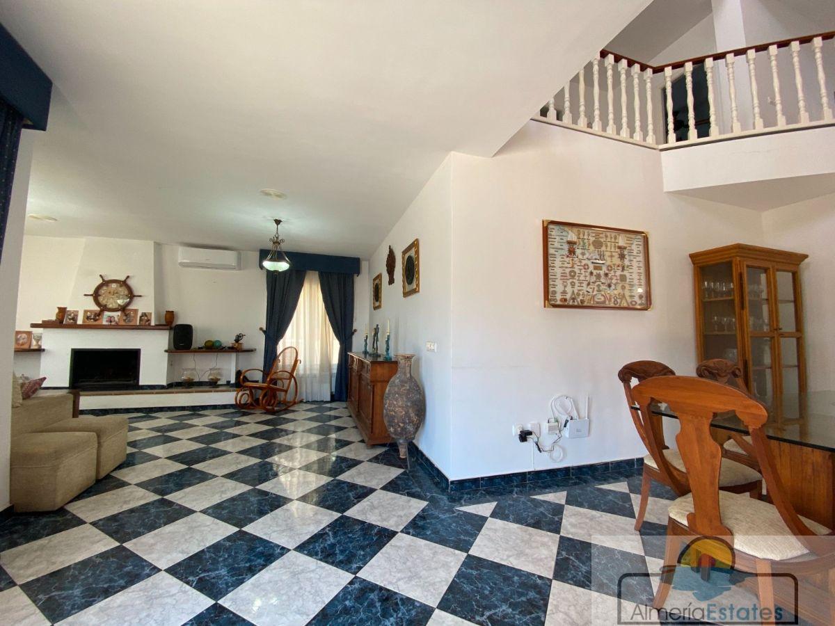 Venta de casa en Garrucha