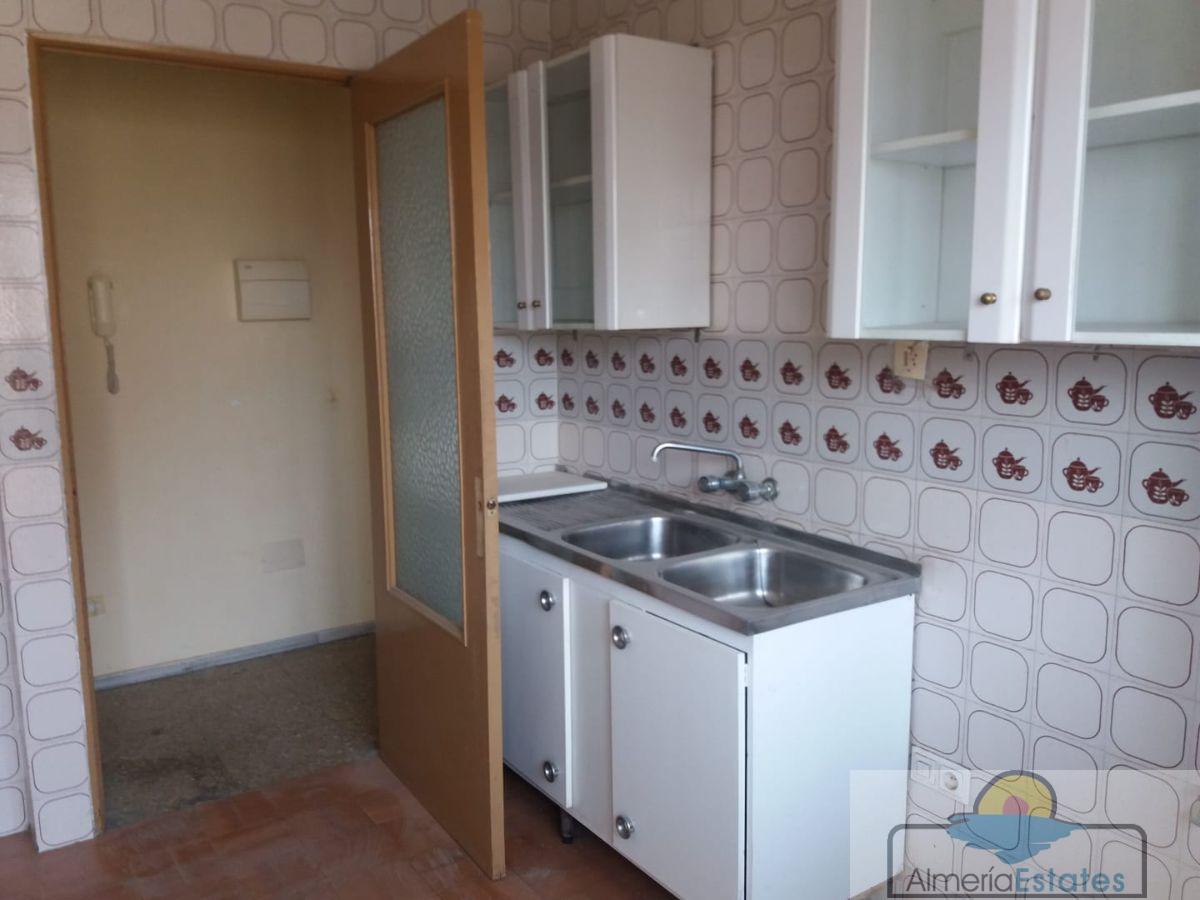 For sale of flat in Fines