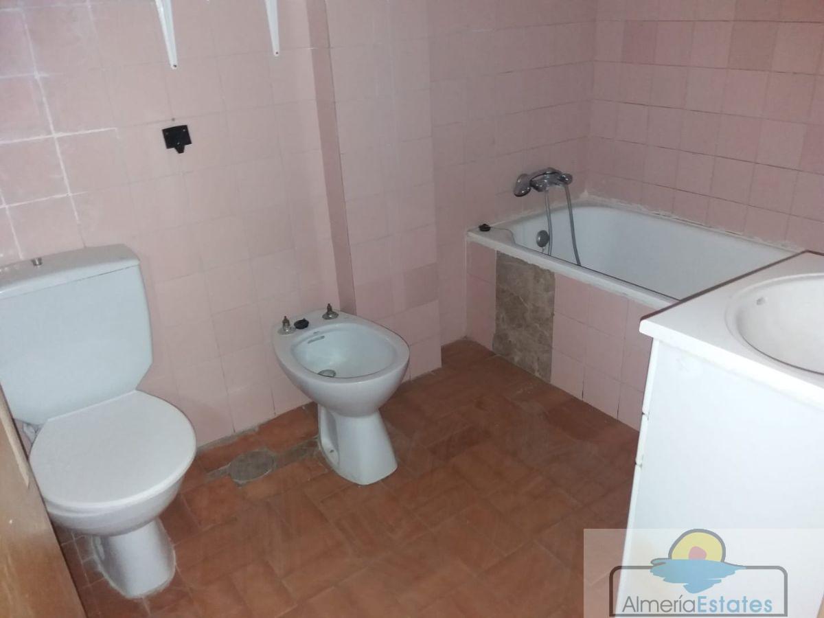 For sale of flat in Fines