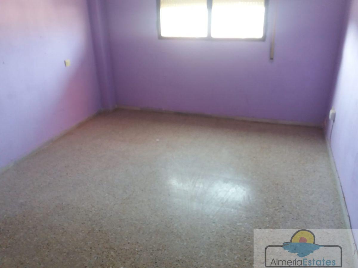 For sale of flat in Fines