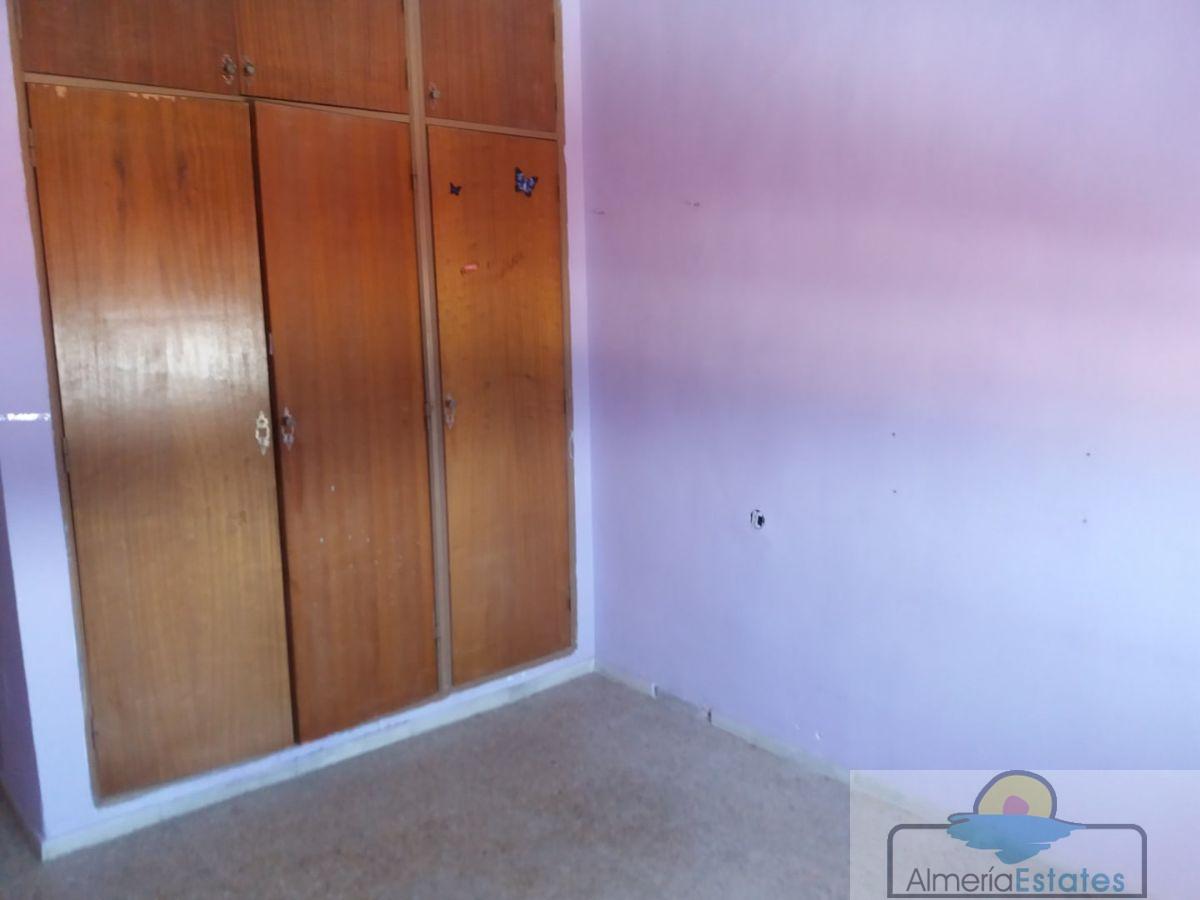 For sale of flat in Fines