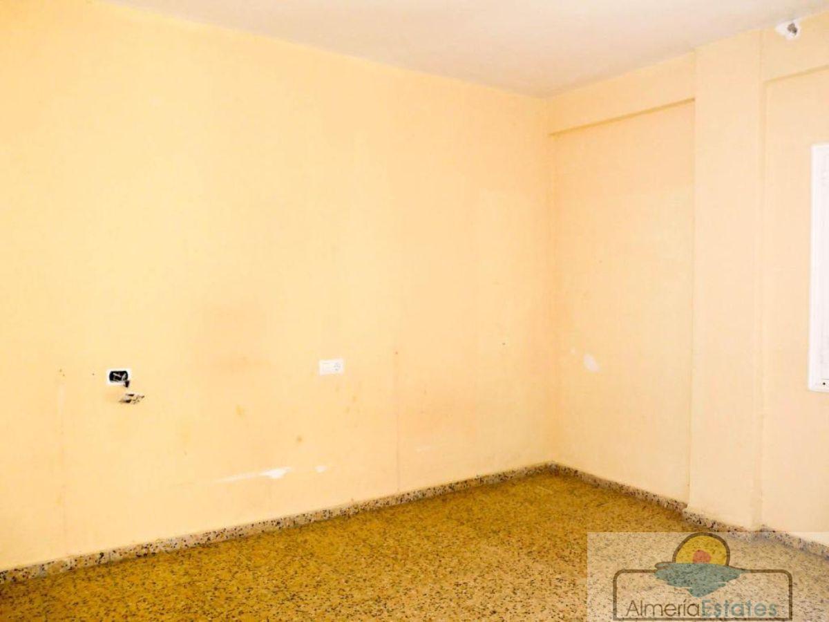 For sale of flat in Macael