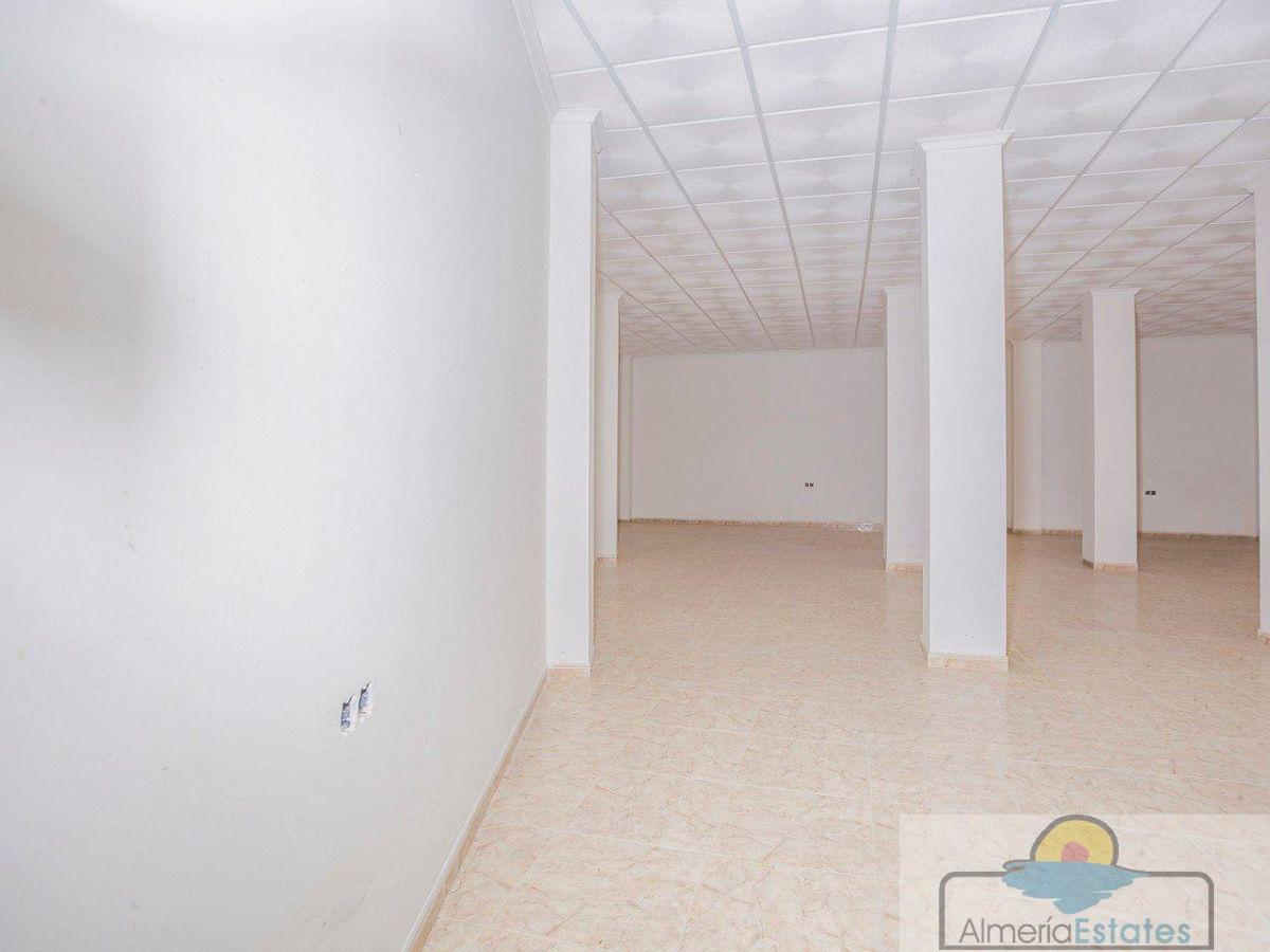 Venta de local en Albox