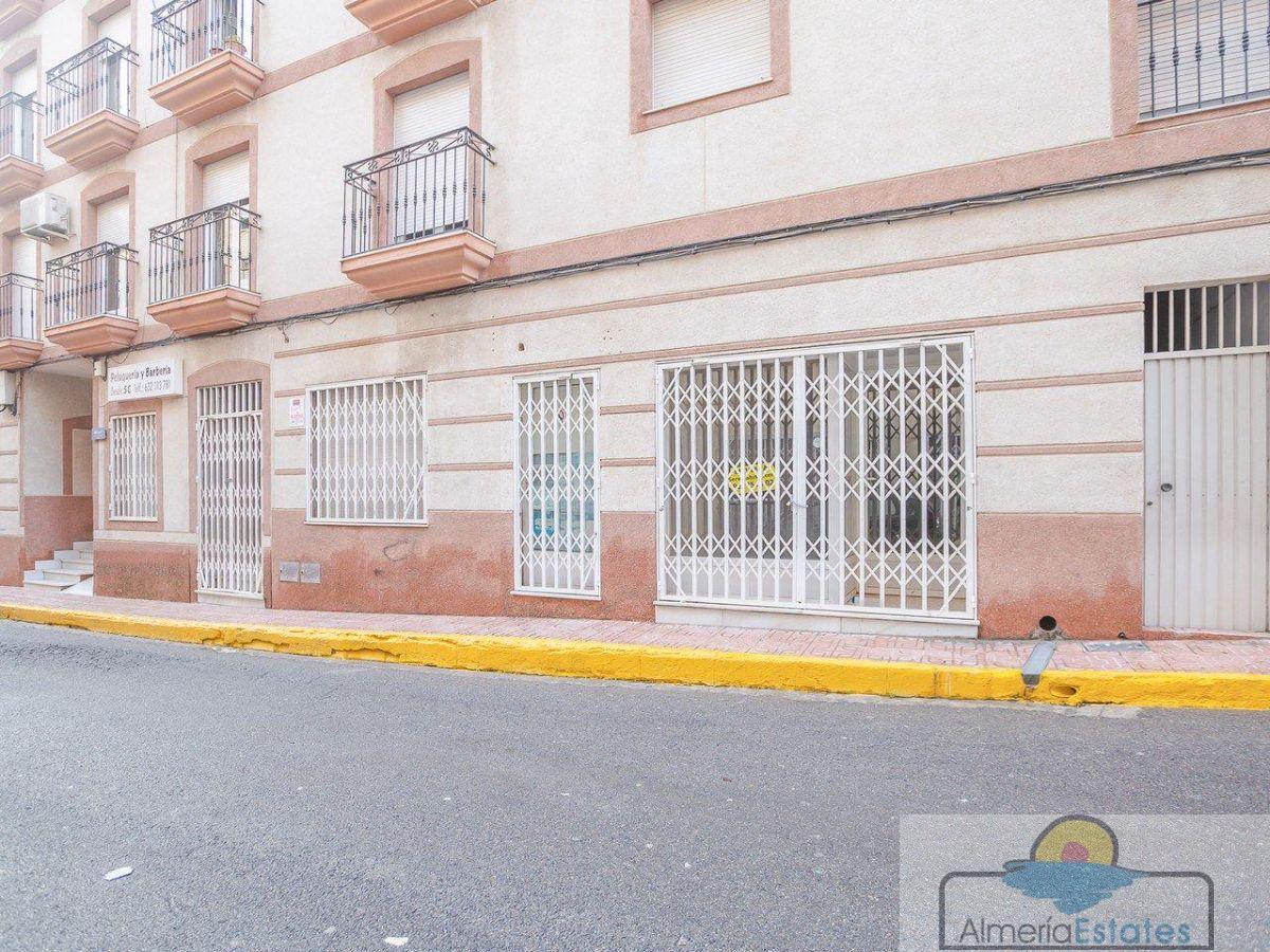 Venta de local en Albox